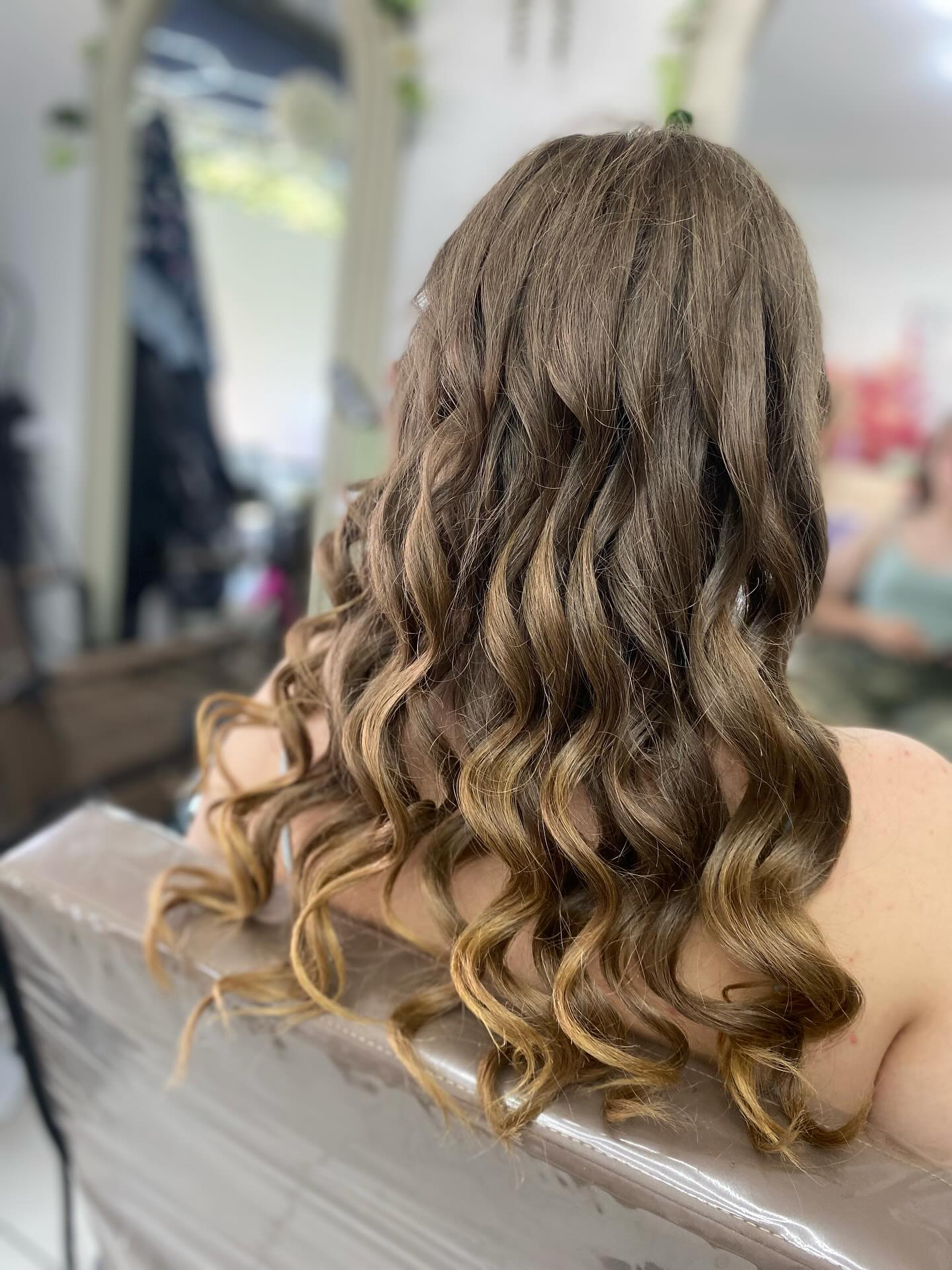 Ladies haircut and styling - Stunning hair makeover